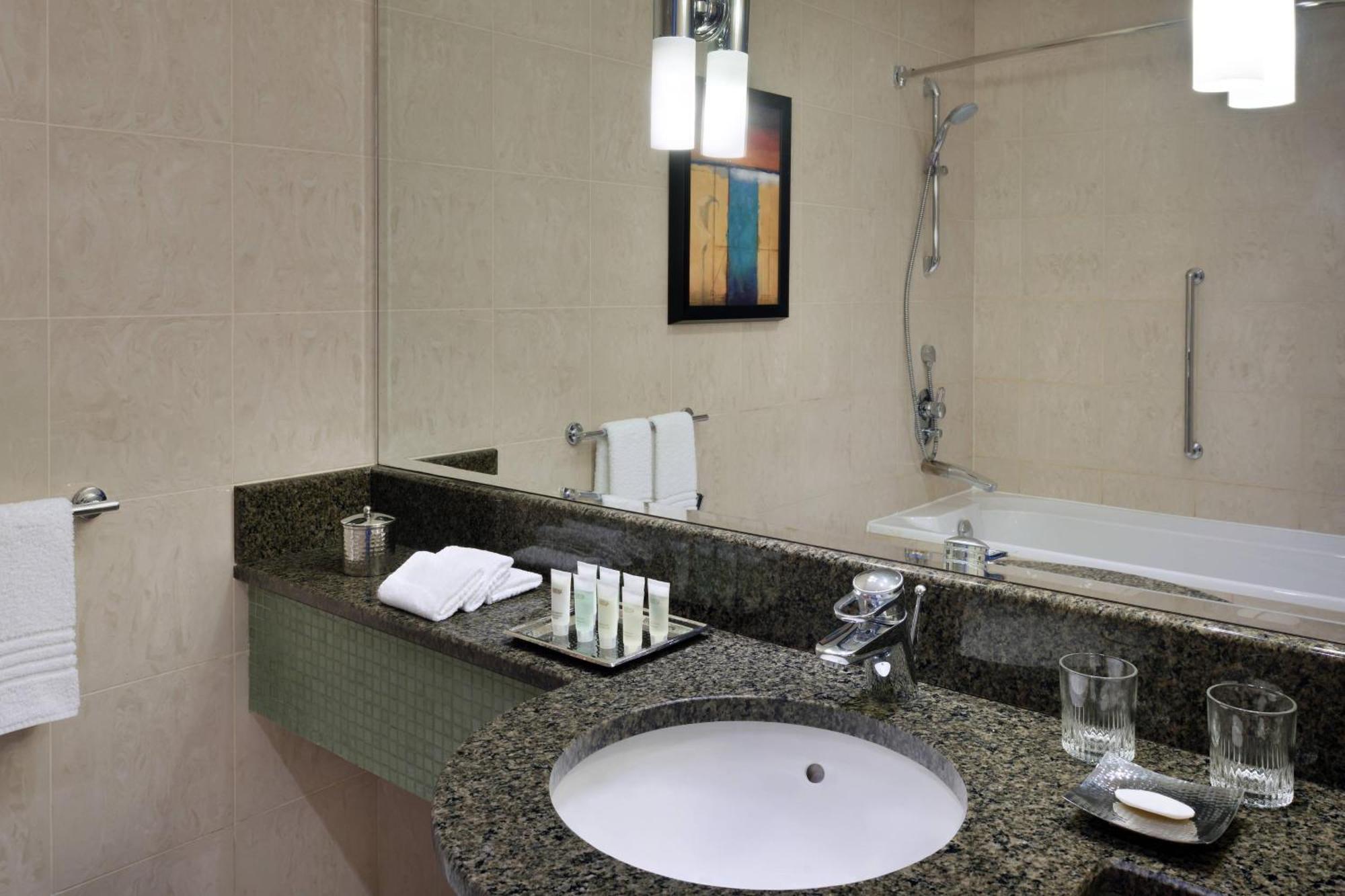 Courtyard By Marriott Kuwait City Eksteriør bilde