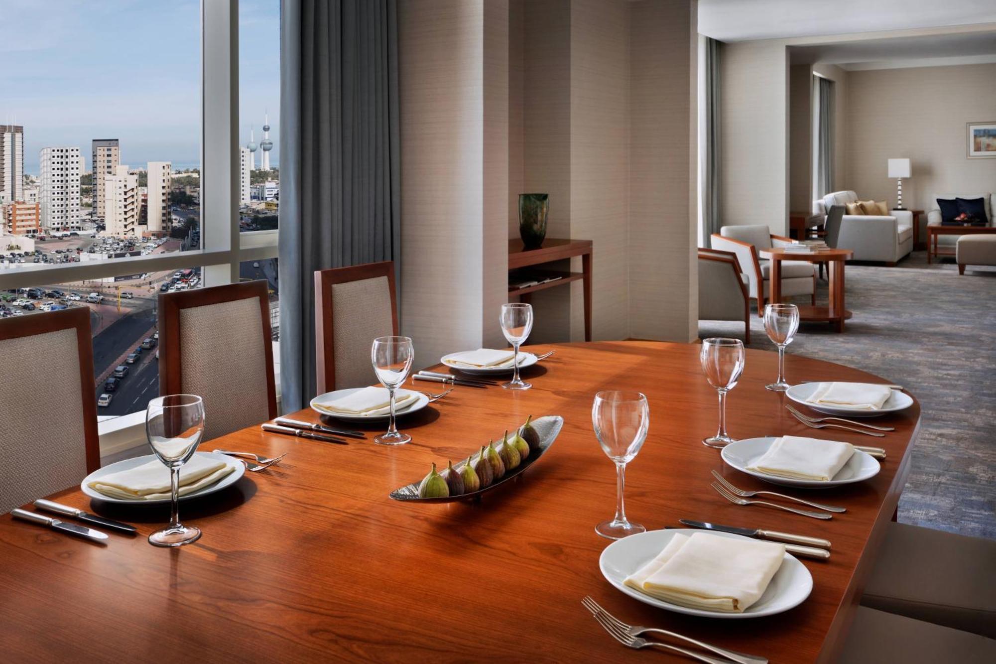 Courtyard By Marriott Kuwait City Eksteriør bilde